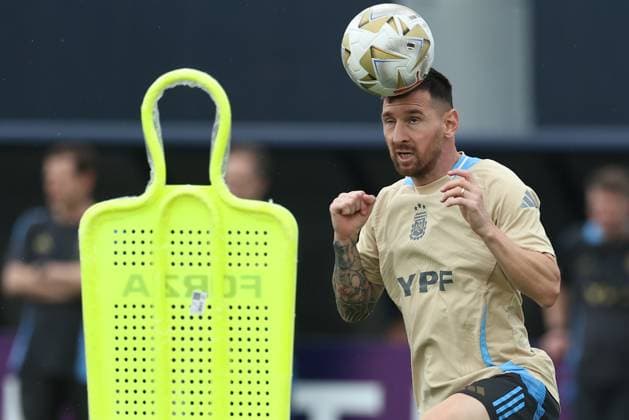 Argentina s forward Lionel Messi heads the ball in a training session ahead the match against Colombia for the Copa America USA 2024 final match, at Florida International University FIU , Miami, on July 11 2024 MIAMI UNITED STATES Copyright: xALEJANDROxPAGNIx