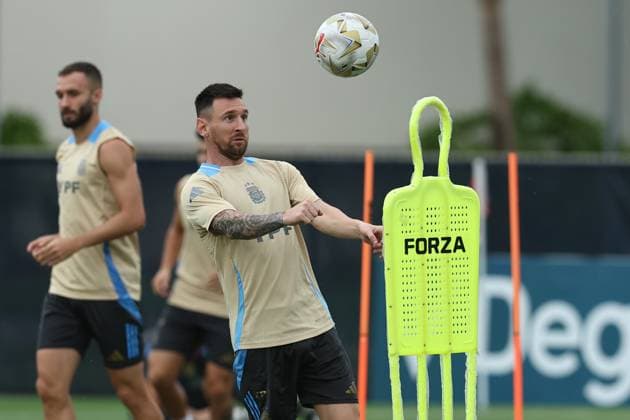 Argentina s forward Lionel Messi C heads the ball during a training session ahead the match against Colombia for the Copa America USA 2024 final match, at Florida International University FIU , Miami, on July 11 2024 MIAMI UNITED STATES Copyright: xALEJANDROxPAGNIx