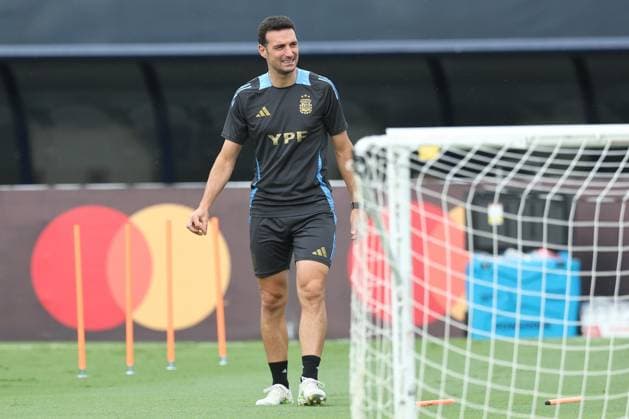 Argentina s head coach Lionel Scaloni during a training session ahead the match against Colombia for the Copa America USA 2024 final match, at Florida International University FIU , Miami, on July 11 2024 MIAMI UNITED STATES Copyright: xALEJANDROxPAGNIx