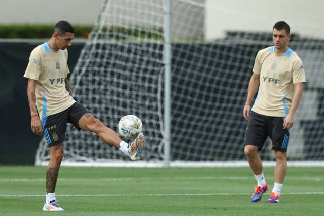 Argentina s forward Angel Di Maria L and midfielder Giovani Lo Celso during a training session ahead the match against Colombia for the Copa America USA 2024 final match, at Florida International University FIU , Miami, on July 11 2024 MIAMI UNITED STATES Copyright: xALEJANDROxPAGNIx