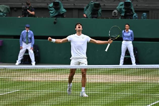 Wimbledon - Alcaraz v Medvedev Semi-Final Carlos Alcaraz (ESP) during his semi-final match at the 2024 Wimbledon Championships at the AELTC in London, UK, on July 12, 2024. Photo by Corinne Dubreuil ABACAPRESS.COM London United Kingdom  Copyright: xDubreuilxCorinne ABACAx