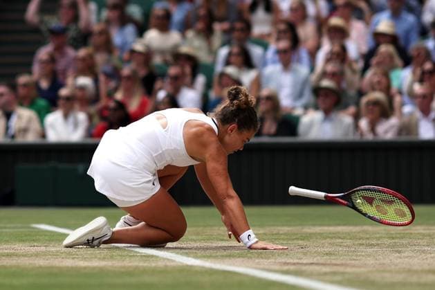 Jasmine Paolini falls during the Ladies Singles Final Wimbledon Tennis Championships, Day 13, The All England Lawn Tennis and Croquet Club, London, UK - 13 Jul 2024  Copyright: xEllaxLing Shutterstockx 14584811o