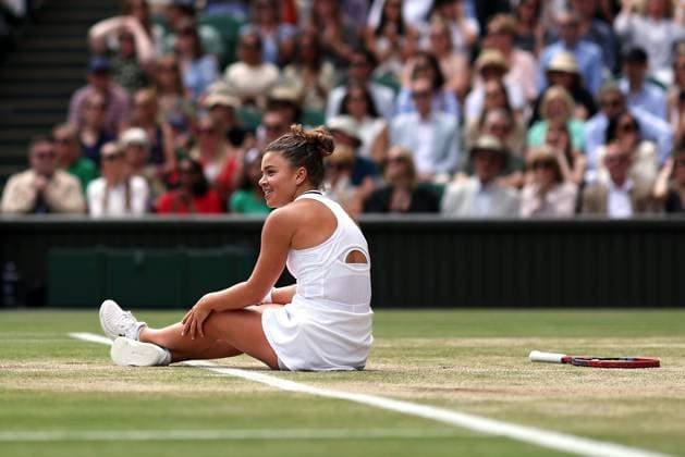 Jasmine Paolini falls during the Ladies Singles Final Wimbledon Tennis Championships, Day 13, The All England Lawn Tennis and Croquet Club, London, UK - 13 Jul 2024  Copyright: xEllaxLing Shutterstockx 14584811p