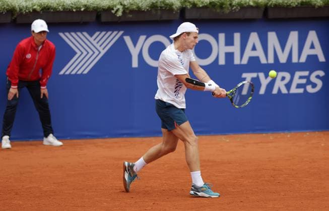 Tennis Men ATP, Tennis Men Tour 500 European Open Hamburg, Hamburg Open ATP 500 2024 Qualifying Round , 13 07 2024, Jesper de Jongplays a backhand Copyright: FernandoxSoares