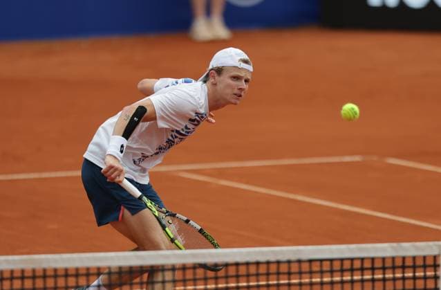 Tennis Men ATP, Tennis Men Tour 500 European Open Hamburg, Hamburg Open ATP 500 2024 Qualifying Round , 13 07 2024, Jesper de Jong plays a backhand Copyright: FernandoxSoares