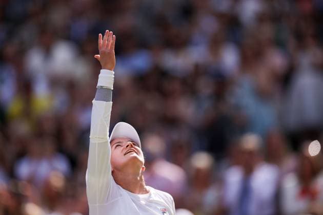 Barbora Krejcikova celebrates victory in the Ladies Singles Final Wimbledon Tennis Championships, Day 13, The All England Lawn Tennis and Croquet Club, London, UK - 13 Jul 2024  Copyright: xEllaxLing Shutterstockx 14584811aw