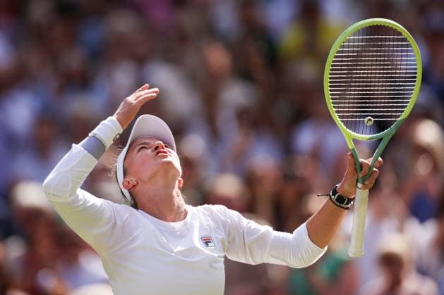 Barbora Krejcikova celebrates victory in the Ladies Singles Final Wimbledon Tennis Championships, Day 13, The All England Lawn Tennis and Croquet Club, London, UK - 13 Jul 2024  Copyright: xEllaxLing Shutterstockx 14584811bb