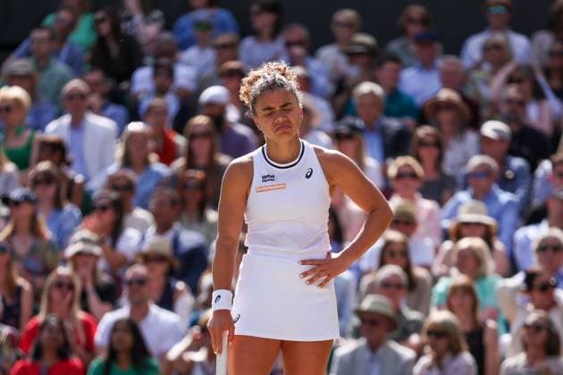Jasmine Paolini dejected during the Ladies Singles Final Wimbledon Tennis Championships, Day 13, The All England Lawn Tennis and Croquet Club, London, UK - 13 Jul 2024  Copyright: xEllaxLing Shutterstockx 14584811bg