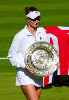 Barbora Krejcikova lifts the Venus Rosewater Dish after victory in the Ladies Singles Final Wimbledon Tennis Championships, Day 13, The All England Lawn Tennis and Croquet Club, London, UK - 13 Jul 2024  Copyright: xJavierxGarcia Shutterstockx 14584798ca