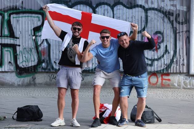 Berlin, Germany. 13th July 2024. England fans enjoying the atmosphere prior to the final taking place in Berlin, Germany. Picture date: 13th July 2024. Picture Paul Terry Sportimage EDITORIAL USE ONLY. No use with unauthorised audio, video, data, fixture lists, club league logos or live services. Online in-match use limited to 120 images, no video emulation. No use in betting, games or single club league player publications. SPI-3231-0014