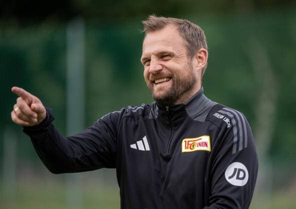 Sport Themen der Woche KW28 Sport Bilder des Tages Fußball, Herren, Saison 2024 2025, 1. Bundesliga, 1. FC Union Berlin, Trainingslager in Längenfeld (AUT), Training, Tag 1, Trainer Bo Svensson (1. FC Union Berlin), 13.07. 2024, *** Soccer, Men, Season 2024 2025, 1 Bundesliga, 1 FC Union Berlin, Training camp in Längenfeld AUT , Training, Day 1, Coach Bo Svensson 1 FC Union Berlin , 13 07 2024, Copyright: xMatthiasxKochx