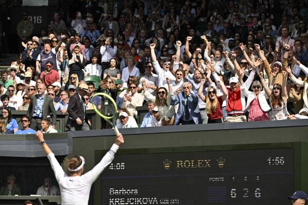 Tennis : Wimbledon 2024 - Barbora Krejcikova remporte le simple Dames - Republique Tcheque Tennis : Wimbledon 2024 - England - 13 07 2024 ChrysleneCaillaud Panoramic 