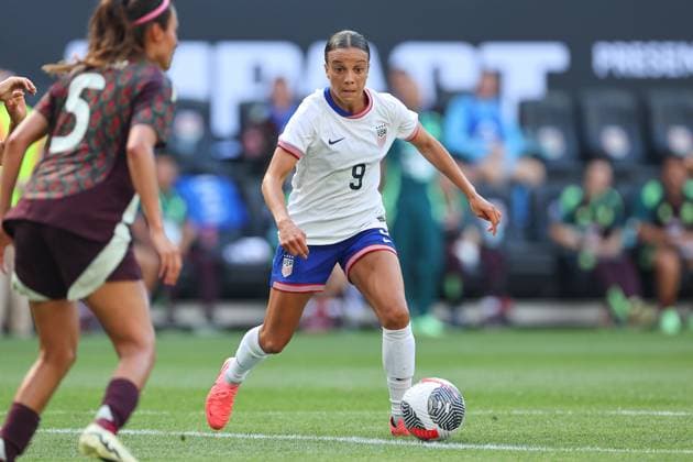 HARRISON, NJ - JULY 13: Mallory Swanson 9 of United States controls the ball during the second half of the Impact 99 presented by New York Life soccer game against Mexico on July 13, 2024 at Red Bull Arena in Harrison, New Jersey. (Photo by Rich Graessle Icon Sportswire) SOCCER: JUL 13 Women s USA vs Mexico EDITORIAL USE ONLY Icon2407131804