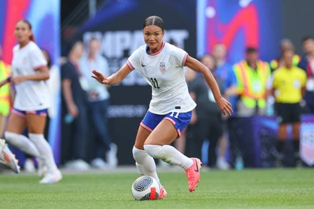 HARRISON, NJ - JULY 13: Sophia Smith 11 of United States controls the ball during the second half of the Impact 99 presented by New York Life soccer game against Mexico on July 13, 2024 at Red Bull Arena in Harrison, New Jersey. (Photo by Rich Graessle Icon Sportswire) SOCCER: JUL 13 Women s USA vs Mexico EDITORIAL USE ONLY Icon2407131810
