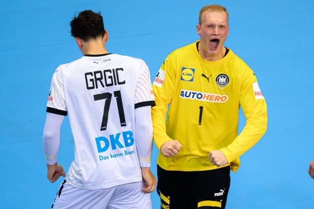 Sport Themen der Woche KW28 Sport Bilder des Tages Dortmund, Deutschland: Herren Länderspiel - Deutschland - Frankreich Marko Grgic (Deutschland), Torhueter David Späth David Spaeth (Deutschland) Jubel Freude Emotion Dortmund Westfalenhalle Nordrhein-Westfalen Deutschland *** Dortmund, Germany Mens international match Germany France Marko Grgic Germany , Goalkeeper David Späth David Spaeth Germany Cheers Joy Emotion Dortmund Westfalenhalle North Rhine-Westphalia Germany