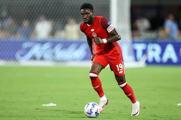 July 13, 2024, Charlotte, North Carolina, U.S: Canada defender ALPHONSO DAVIES (19) dribbles the ball during the second half of the CONMEBOL Copa America match between Uruguay and Canada at Bank of America Stadium in Charlotte, NC on July 13, 2024. Charlotte U.S - ZUMAk149 20240713_zsp_k149_008 Copyright: xCoryxKnowltonx