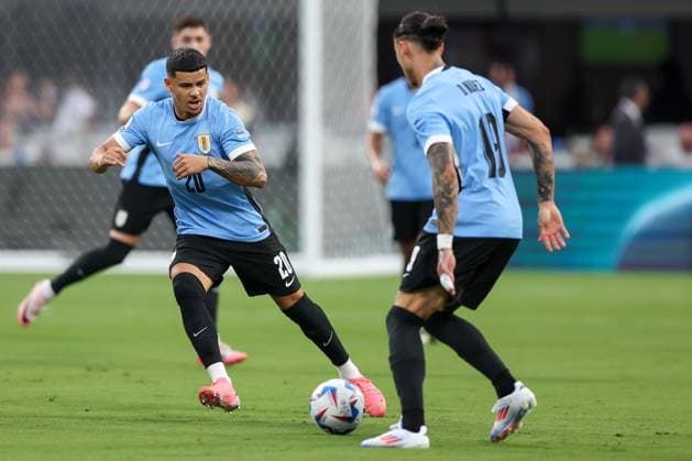 July 13, 2024, Charlotte, North Carolina, U.S: Uruguay forward MAXIMILIANO ARAUJO (20) drives the ball during the first half of the CONMEBOL Copa America match between Uruguay and Canada at Bank of America Stadium in Charlotte, NC on July 13, 2024. Charlotte U.S - ZUMAk149 20240713_zsp_k149_036 Copyright: xCoryxKnowltonx