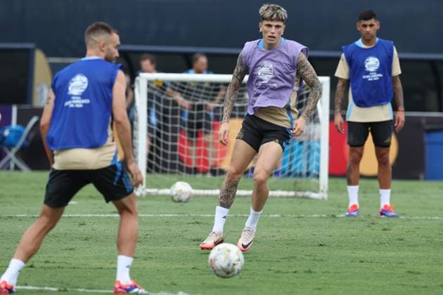 Argentina™s forward Alejandro Garnacho C takes part in a training session ahead the match against Colombia for the Copa America USA 2024 final match, at Florida International University FIU , Miami, on July 13, 2024 MIAMI UNITED STATES Copyright: xALEJANDROxPAGNIx