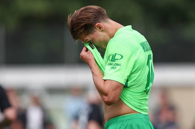 13 07 2024, xtgx, football test match, Becks selection VfL Wolfsburg emspor, v l Kevin Behrens Wolfsburg, 17 disappointed, disappointed, looks disappointed, disappointed DFL DFB REGULATIONS PROHIBIT ANY USE OF PHOTOGRAPHS as IMAGE SEQUENCES and or QUASI VIDEO Wolfsburg
