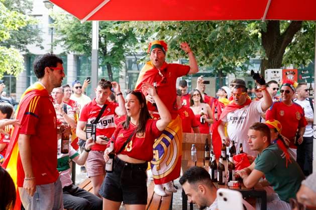 Spanish fans will meet before the Euro 2024 final that will be held tonight between the Spanish and English national football teams in Berlin, Germany, 14 July 2024. Euro 2024 Final. Spain - England !ACHTUNG: NUR REDAKTIONELLE NUTZUNG!  Copyright: xAlbertoxEstevezx GRAF7121 20240714-55014147239_1