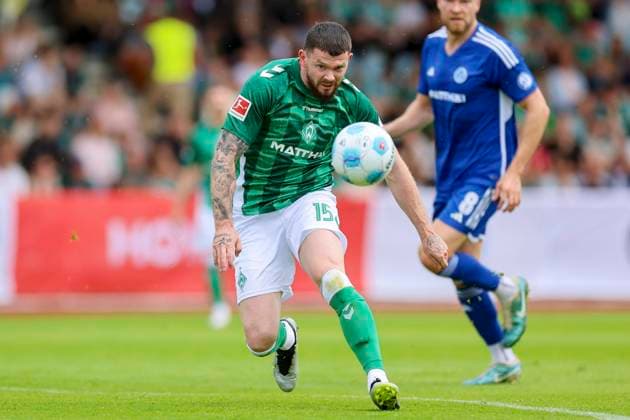 Oliver Burke Werder Bremen controls the ball, Friendly match, FC Verden 04 vs Werder Bremen, Stadion am Berliner Ring, 14 07 2024, Verden, Germany