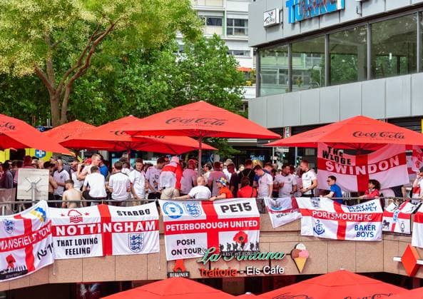 Football, European Championship 2024 English fans on Breitscheidplatz 14 06 2024, xdanx, Football, European Championship 2024 English fans on Breitscheidplatz , v l English fan flags on Breitscheidplatz Berlin Breitscheid Platz Berlin Germany EN Copyright: xDanielxLakomskix