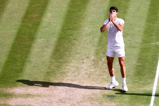 Carlos Alcaraz celebrates victory in the Gentlemen s Singles final Wimbledon Tennis Championships, Day 14, The All England Lawn Tennis and Croquet Club, London, UK - 14 Jul 2024  Copyright: xJamesxMarsh Shutterstockx 14584815ck