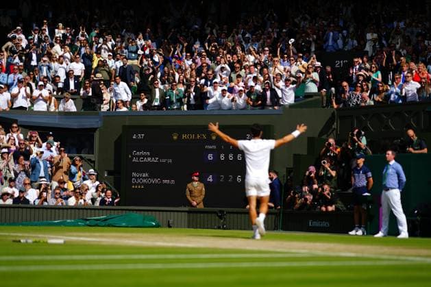 Carlos Alcaraz celebrates victory in the Gentlemen s Singles final Wimbledon Tennis Championships, Day 14, The All England Lawn Tennis and Croquet Club, London, UK - 14 Jul 2024  Copyright: xJavierxGarcia Shutterstockx 14584814eo