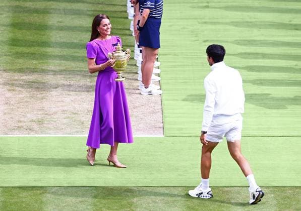 Catherine Princess of Wales presents Carlos Alcaraz with the winners trophy after victory in the Gentlemen s Singles final Wimbledon Tennis Championships, Day 14, The All England Lawn Tennis and Croquet Club, London, UK - 14 Jul 2024  Copyright: xJamesxMarsh Shutterstockx 14584815cw