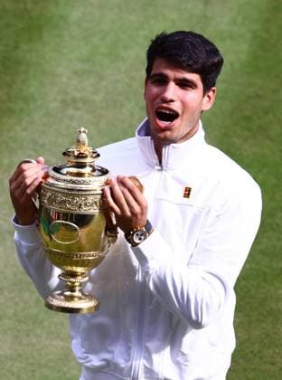 Carlos Alcaraz celebrates victory in the Gentlemen s Singles final Wimbledon Tennis Championships, Day 14, The All England Lawn Tennis and Croquet Club, London, UK - 14 Jul 2024  Copyright: xJamesxMarsh Shutterstockx 14584815dq
