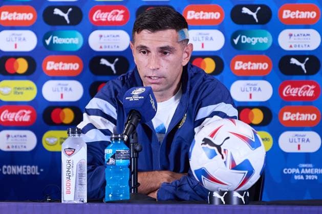 RECORD DATE NOT STATED Copa America USA 2024 Argentina press conference, PK, Pressekonferenz Emiliano Martinez of Argentina during press conference ahead of final match against Colombia as part of CONMEBOL Copa America USA 2024 at Hard Rock Stadium on July 13, 2024 in Miami Gardens, United States. MIAMI GARDENS FLORIDA UNITED STATES  Copyright: xJosexLuisxMelgarejox 20240713144011_CA_F_2024_ARG_PRESS_MARTINEZ5