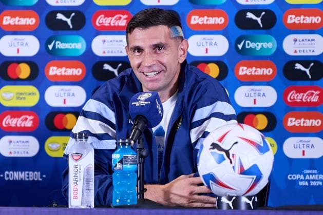 RECORD DATE NOT STATED Copa America USA 2024 Argentina press conference, PK, Pressekonferenz Emiliano Martinez of Argentina during press conference ahead of final match against Colombia as part of CONMEBOL Copa America USA 2024 at Hard Rock Stadium on July 13, 2024 in Miami Gardens, United States. MIAMI GARDENS FLORIDA UNITED STATES  Copyright: xJosexLuisxMelgarejox 20240713144414_CA_F_2024_ARG_PRESS_MARTINEZ18