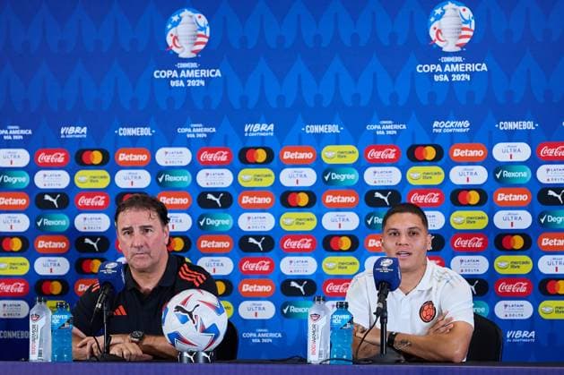 RECORD DATE NOT STATED Copa America USA 2024 Colombia Training and press conference, PK, Pressekonferenz Nestor Lorenzo head coach and Juan Fernando Quintero of Colombia during press conference ahead of final match against Argentina as part of CONMEBOL Copa America USA 2024 at Hard Rock Stadium on July 13, 2024 in Miami Gardens, United States. MIAMI GARDENS FLORIDA UNITED STATES  Copyright: xJosexLuisxMelgarejox 20240713161004_CA_F_2024_COL_PRESS_LORENZO21