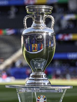BERLIN - Henri Delaunay trophy, coupe Henri Delaunay prior to the UEFA EURO, EM, Europameisterschaft,Fussball 2024 Final match between Spain and England at the Olympiastadion on July 14, 2024 in Berlin, Germany. ANP Hollandse Hoogte MAURICE VAN STEEN UEFA EURO 2024 FINAL 2024 xVIxANPxSportx xVanxSteenxFotografiexIVx 503467588 originalFilename: 503467588.jpg