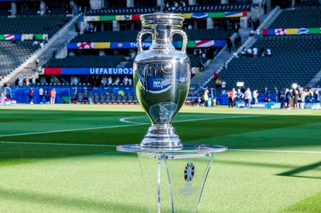 UEFA EURO 2024 Final Spain England 14 07 2024 The European Championship Cup, Henri Delaunay Cup , on its pedestal in the Olympic Stadium before the match UEFA EURO 2024 Final Spain England Olympiastadion, Berlin on 14 07 2024 Copyright: xBEAUTIFULxSPORTS Wunderlx