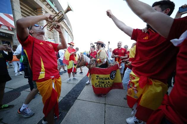14 07 2024, xtgx, Football EM 2024 Final, Spain England emspor, v l emotions, fans, atmosphere, flags, logo, Spain, spectators, jerseys UEFA REGULATIONS PROHIBIT ANY USE OF PHOTOGRAPHS as IMAGE SEQUENCES and or QUASI VIDEO Berlin