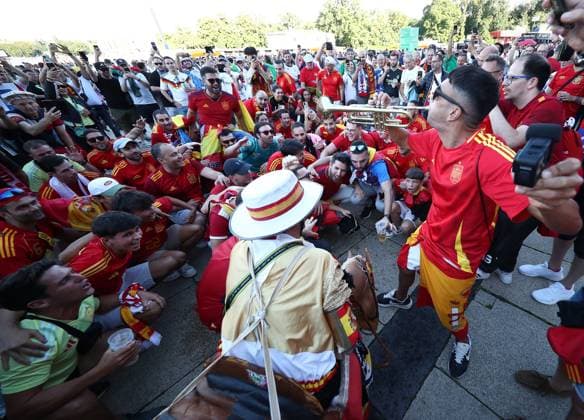 14 07 2024, xtgx, Football EM 2024 Final, Spain England emspor, v l emotions, fans, atmosphere, flags, logo, Spain, spectators, jerseys UEFA REGULATIONS PROHIBIT ANY USE OF PHOTOGRAPHS as IMAGE SEQUENCES and or QUASI VIDEO Berlin