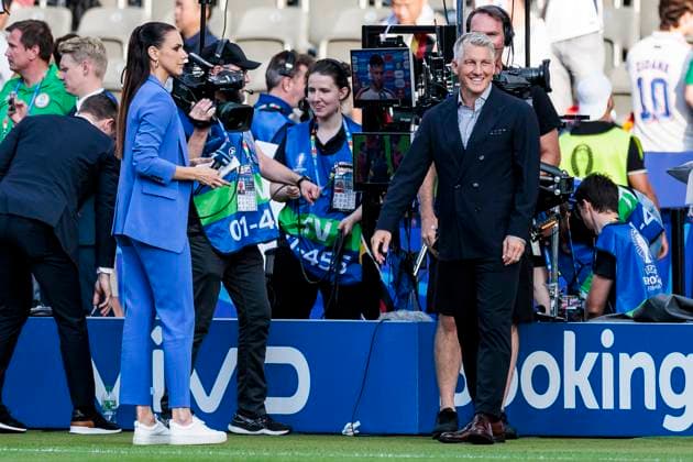 UEFA EURO 2024 Final Spain England 14 07 2024 Esther Sedlaczek and Bastian Schweinsteiger UEFA EURO 2024 Final Spain England Olympiastadion, Berlin on 14 07 2024 Copyright: xBEAUTIFULxSPORTS Wunderlx