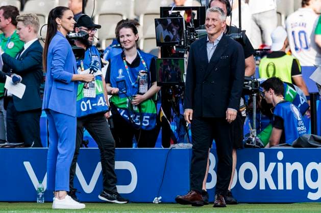 UEFA EURO 2024 Final Spain England 14 07 2024 Esther Sedlaczek and Bastian Schweinsteiger UEFA EURO 2024 Final Spain England Olympiastadion, Berlin on 14 07 2024 Copyright: xBEAUTIFULxSPORTS Wunderlx