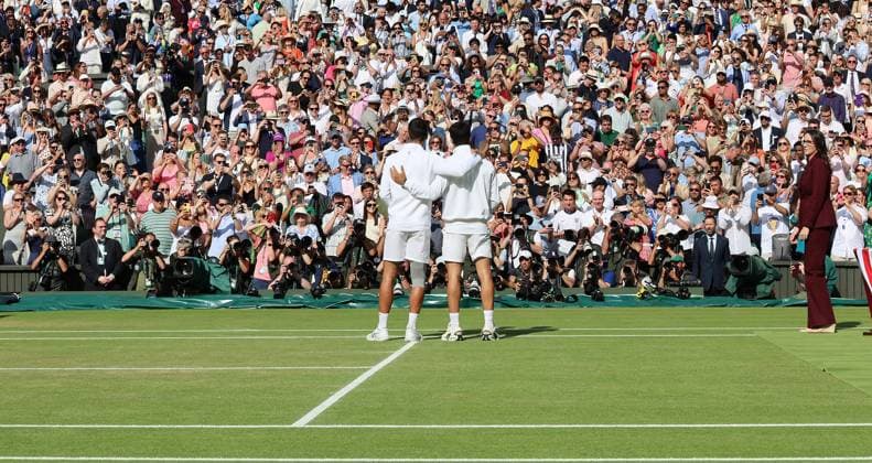TENNIS - Wimbledon 2024 LONDON,ENGLAND,14.JUL.24 - TENNIS - ATP, Tennis Herren World Tour, Wimbledon, Grand Slam, final. Image shows Novak Djokovic (SRB) and Carlos Alcaraz (ESP).  GEPAxpictures xAlanxGrieves