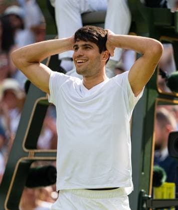 Tennis - Wimbledon Championship 2024 - Day 14 LONDON, ENGLAND - Sunday, July 14, 2024: Carlos Alcaraz (ESP) celebrates after the Gentlemen s Singles Final on Day Fourteen of The Championships Wimbledon 2024 at the All England Lawn Tennis and Croquet Club. Alcaraz won 6-2, 6-2, 7-6 (4). (Photo by Kirsten Holst Propaganda) LONDON All England Lawn Tennis and Croquet Club GREATER LONDON ENGLAND  Copyright: xKirstenxHolstx 2024-07-14-001-Wimbledon_Day_14