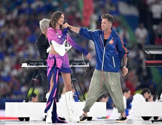 14 07 2024, Football UEFA EURO 2024, Final in the Berlin Olympic Stadium, Spain England, Leony and OneRepublic and Meduza Germany sing the European Championship song Leony in DFB look