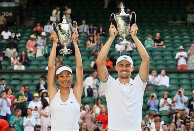TENNIS - Wimbledon 2024 LONDON,ENGLAND,14.JUL.24 - TENNIS - ATP, Tennis Herren WTA, Tennis Damen World Tour, Wimbledon, Grand Slam, mixed doubles. Image shows the rejoicing of Hsieh Su-Wei (TPE) and Jan Zielinski (POL). Keywords: trophy.  GEPAxpictures xAlanxGrieves