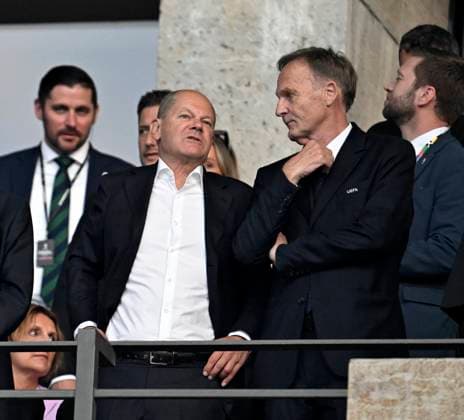 14 07 2024, Football UEFA EURO 2024, Final in Berlins Olympic Stadium, Spain England, f l Chancellor Olaf Scholz Germany Hans Joachim Watzke Germany