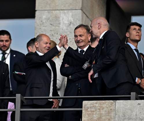 14 07 2024, Football UEFA EURO 2024, Final in the Berlin Olympic Stadium, Spain England, from left Chancellor Olaf Scholz Germany Hans Joachim Watzke Germany and DFB President Bernd Neuendorf Germany