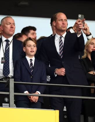 14 07 2024, xtgx, European Football Championship 2024 Final, Spain England emspor, f l Prince of Wales William HRH Prince William Arthur Philip Louis, Prince of Wales, Duke of Cornwall, Duke of Rothesay and Duke of Cambridge and son George UEFA REGULATIONS PROHIBIT ANY USE OF PHOTOGRAPHS as IMAGE SEQUENCES and or QUASI VIDEO Berlin