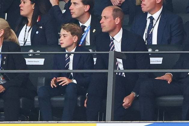 Prince George, Prince of Wales (L) and Prince William, Prince of Wales and The FA President (R) watch on Spain v England, UEFA European Championship, EM, Europameisterschaft 2024, Final, Football, Olympiastadion, Berlin, Germany, 14 Jul 2024 EDITORIAL USE ONLY No use with unauthorised audio, video, data, fixture lists, club league logos or live services. Online in-match use limited to 120 images, no video emulation. No use in betting, games or single club league player publications. Copyright: xKieranxMcManus Shutterstockx 14583341bo