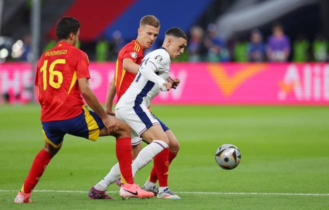 Spain England UEFA EURO 2024 Final Berlin, 14 07 2024, Olympiastadion, UEFA EURO 2024 Germany, Final, Spain ESP England ENG , In the picture from l Rodri 16, ESP , Dani Olmo 10, ESP , Phil Foden 11, ENG ,