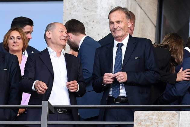 Soccer UEFA EURO 2024 Final Spain England on 14 07 2024 at the Olympiastadion Berlin in Berlin Olaf Scholz Federal Chancellor of the Federal Republic of Germany , left Hans Joachim Watzke, right xRx