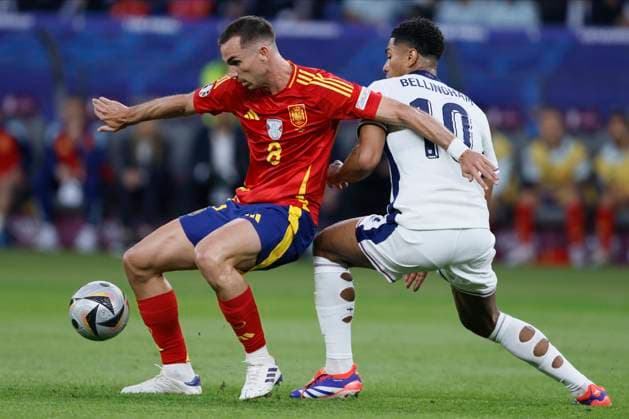 Spain v England: Final - UEFA EURO, EM, Europameisterschaft,Fussball 2024 Fabian Ruiz of Spain and Jude Bellingham of England challenge during the UEFA EURO 2024 final match between Spain and England at Olympiastadion on July 14, 2024 in Berlin, Germany. Berlin Olympiastadion Germany Germany Copyright: xRichardxSellers Sportsphoto APLx 14045687